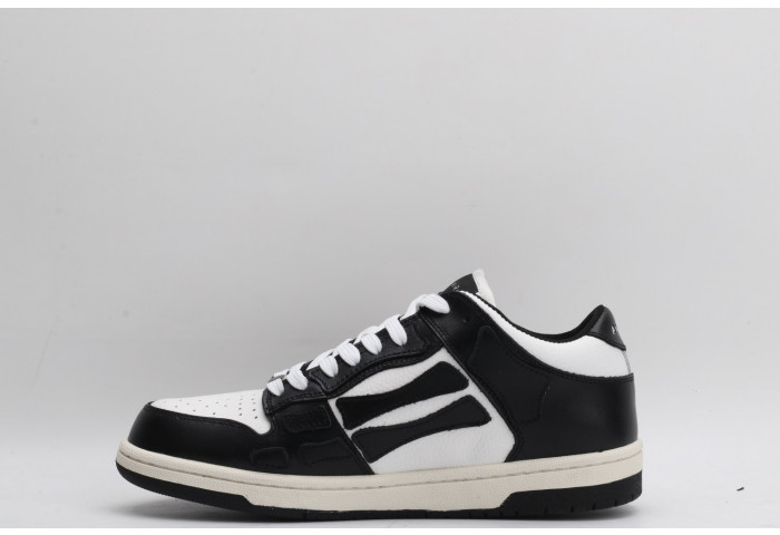 AR1M1 Low-Top Sneaker