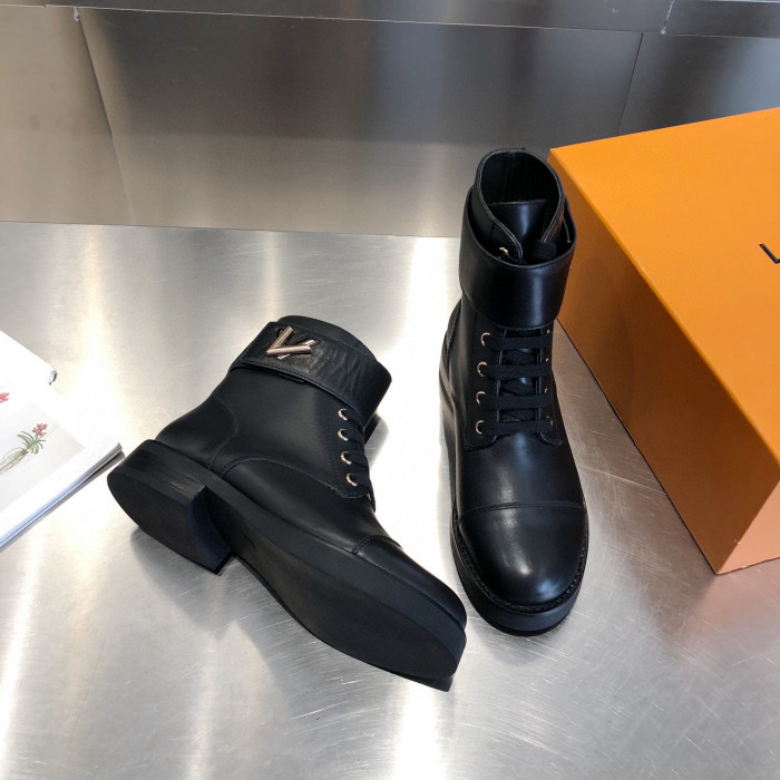 LOUS VUITON WONDERLAND FLAT RANGER BOOTS