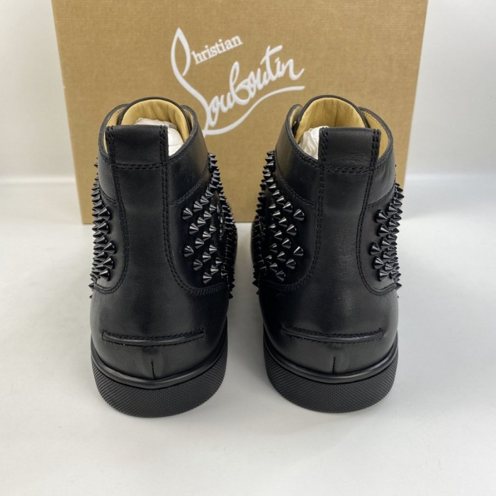 Ch**an louboutin l**is junior spikes
