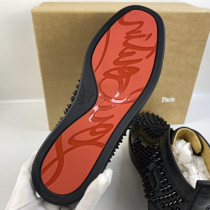 Ch**an louboutin l**is junior spikes